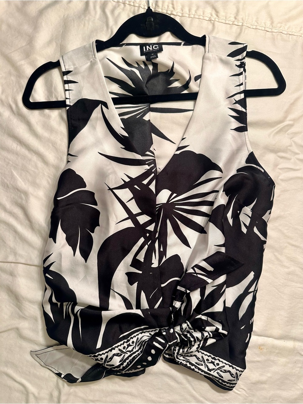INC International Concepts Black & White Tropical Tie-Front Camisole